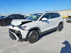 Volkswagen Taos 1.5L 4 2025