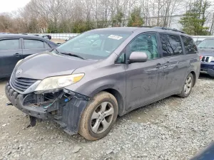 Toyota Sienna 3.5L 6 2011