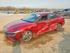 Hyundai Elantra 2.0L 4 2025