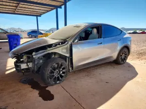 Tesla Model Y 2025