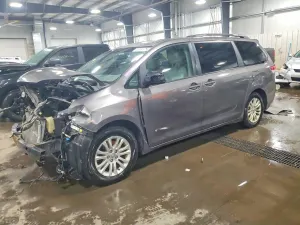Toyota Sienna 3.5L 6 2013