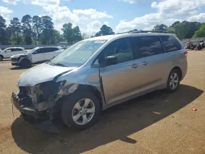Toyota Sienna 3.5L 6 2011