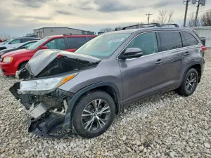 Toyota Highlander 3.5L 6 2017