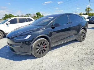 Tesla Model X 2024