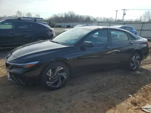 Hyundai Elantra 2.0L 4 2025
