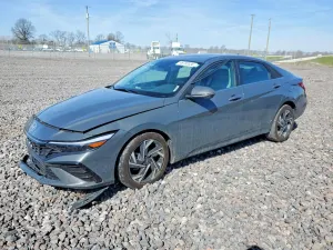 Hyundai Elantra 2.0L 4 2024