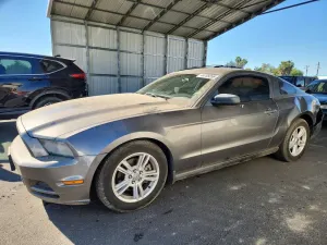 Ford Mustang 3.7L 6 2014