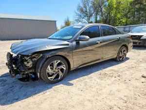 Hyundai Elantra 2.0L 4 2024