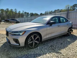 Volvo S60 2.0L 4 2024