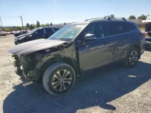 Toyota Highlander 2.4L 4 2023