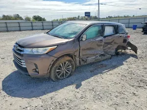 Toyota Highlander 3.5L 6 2017