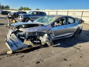 Tesla Model 3 2025
