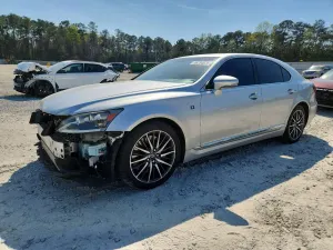 Lexus LS 4.6L 8 2015