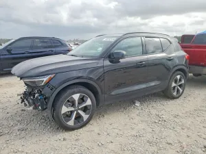 Volvo XC40 2.0L 4 2026