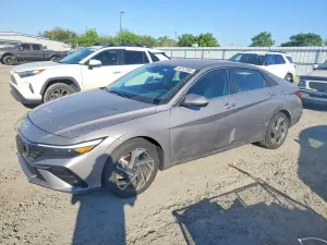 Hyundai Elantra 2.0L 4 2024