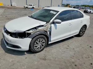Volkswagen Jetta 1.8L 4 2014