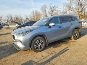 Toyota Highlander 2.4L 4 2023