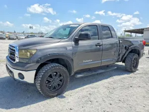 Toyota Tundra 5.7L 8 2013