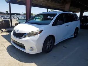 Toyota Sienna 3.5L 6 2017
