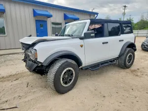 Ford Bronco 2.3L 4 2022