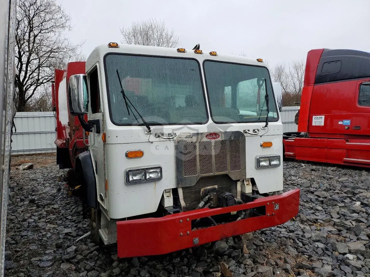 Peterbilt 320/325 8.9L 6 2016