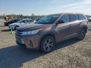 Toyota Highlander 3.5L 6 2017