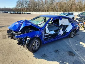 Hyundai Elantra 2.0L 4 2025