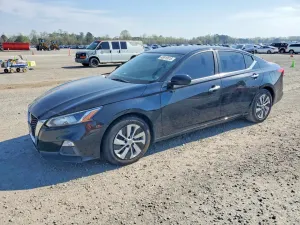 Nissan Altima 2.5L 4 2020