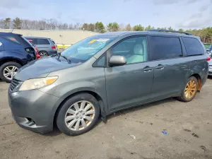 Toyota Sienna 3.5L 6 2011