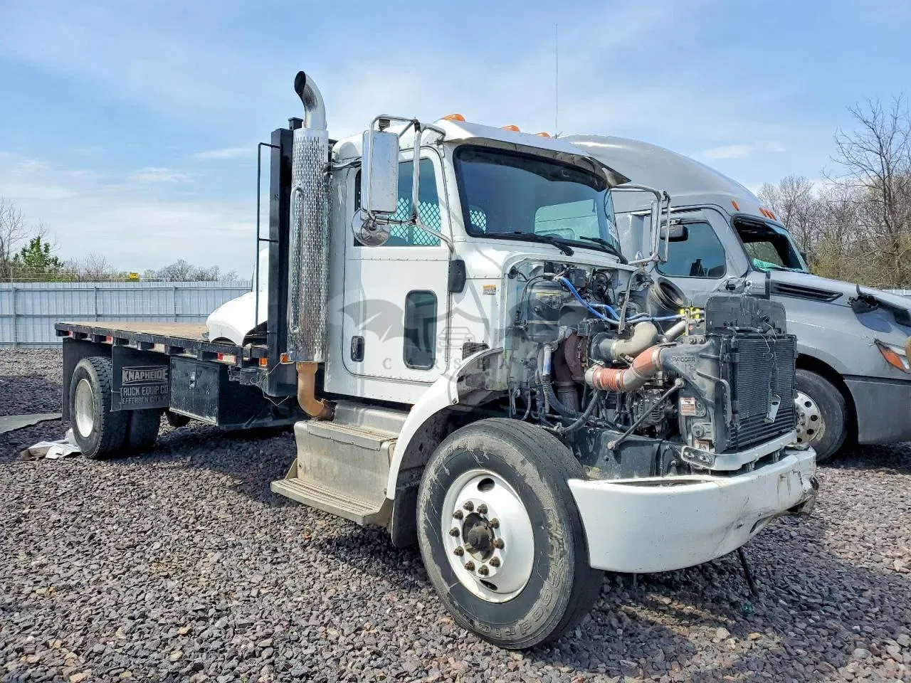 Peterbilt 330/337/348 8.9L 6 2016