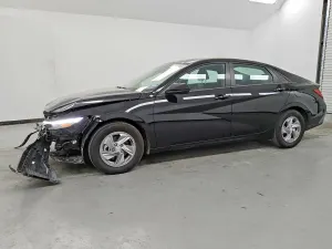 Hyundai Elantra 2.0L 4 2025