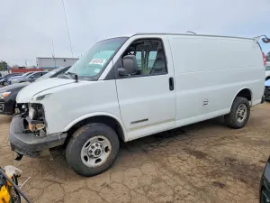GMC Savana 4.8L 8 2004