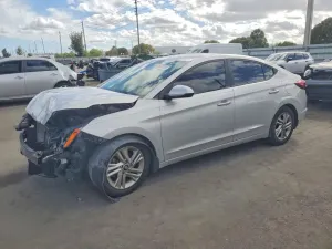 Hyundai Elantra 2.0L 4 2019