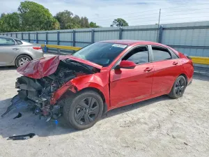 Hyundai Elantra 2.0L 4 2023