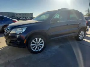 Volkswagen Tiguan 2.0L 4 2011
