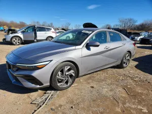 Hyundai Elantra 2.0L 4 2025