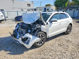 Audi Q5 2.0L 4 2023