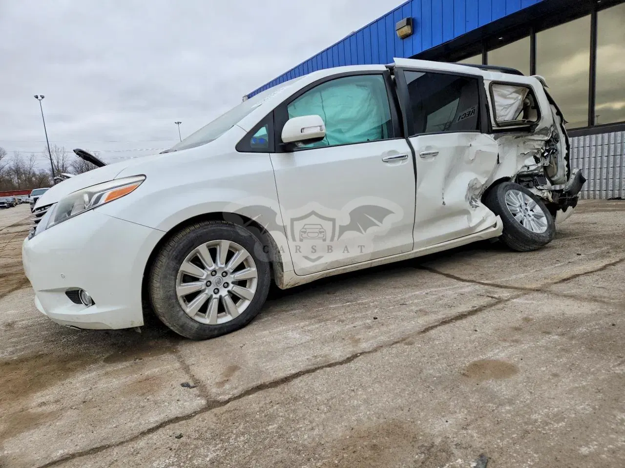 Toyota Sienna 3.5L 6 2015