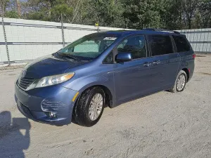 Toyota Sienna 3.5L 6 2016