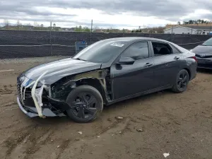 Hyundai Elantra 2.0L 4 2022