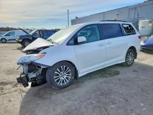 Toyota Sienna 3.5L 6 2018