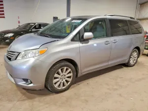 Toyota Sienna 3.5L 6 2012