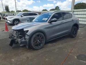 Alfa Romeo Stelvio 2.0L 4 2020