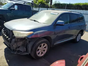 Toyota Highlander 3.5L 6 2013