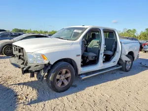 RAM 1500 5.7L 8 2019