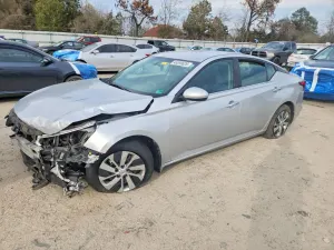 Nissan Altima 2.5L 4 2019