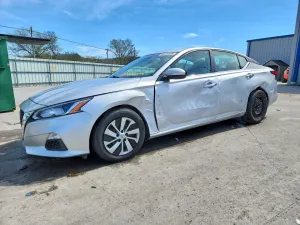 Nissan Altima 2.5L 4 2020
