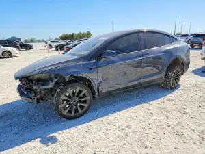 Tesla Model X 2022