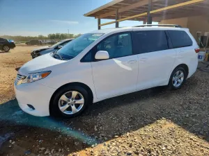 Toyota Sienna 3.5L 6 2017