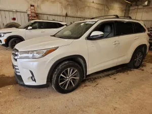 Toyota Highlander 3.5L 6 2017